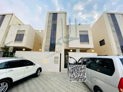 An exclusive villa offering spacious living areas and a practical layout, ideal for families seeking comfort and privacy in a prime location.