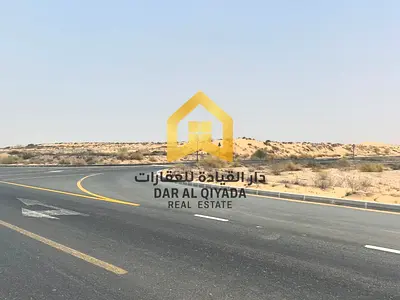 ارض سكنية في الشارقة - المطرق