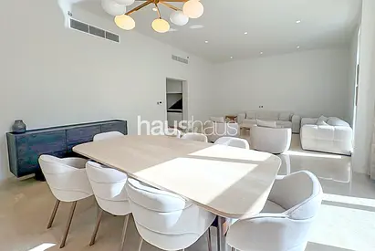 4 Bedroom | Fully Upgraded | Waterfront Living