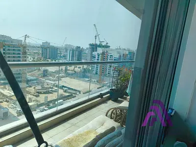 Spacious Prime Location 2 bed with Balcony