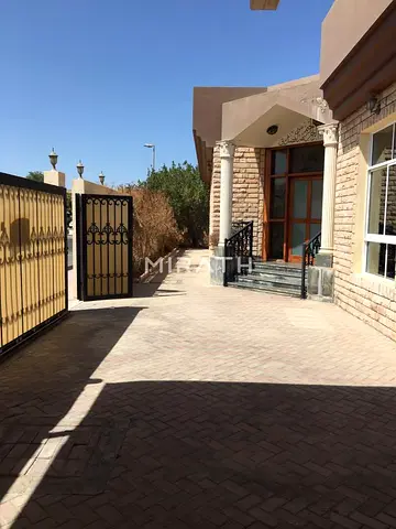 Well Maintained 3BR Single Storey Villa