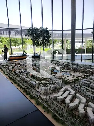 شقتك القادمة في قلب الجادة... إطلالة على المسبح وموعد تسليم يقترب!