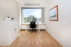 All-inclusive access to professional workspace for rent for 1 person in Dubai, Central Plaza