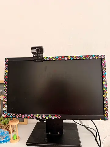 Desktop monitor for sale in good condition