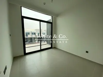 Ready to Move |Unfurnished |Close to Park