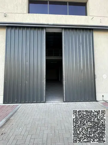 للإيجار مستودع مميز في الجرف الصناعية 3 – جديد مع ميزانين وموقع استراتيجي