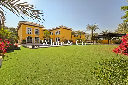Large Plot l Private Pool | Vacant Now