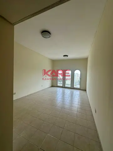 Close to Metro Studio For Rent