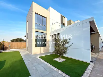 Dream Villa | 4 Bedrooms of Comfort | Sunlit Space