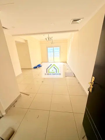3BR Unit With MasterRoom Balcony Wardrobes Parking
