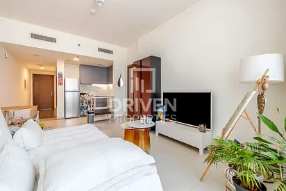 Bright Unit with Spacious Balcony | Park View