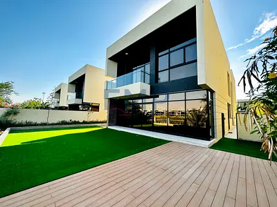 **فيلا 5 غرف نوم + خادمة وسائق | سيلفر سبرينغز 1، داماك هيلز**