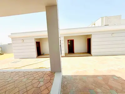 Good one Villa 4bhk 6washroom maid room all falcty in at 42m al Noaf 4