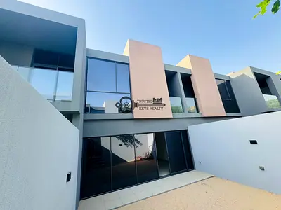 تاون هاوس حديث مكون من غرفتي نوم للإيجار في روبينا – مسار