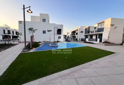 Large layout | Cross to the Pool | Multiple Options