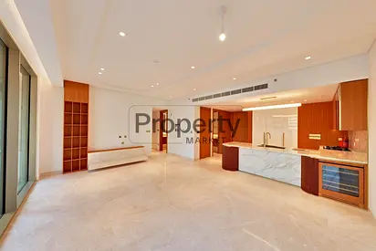 Vacant | Stylish Design | Equipped Kitchen