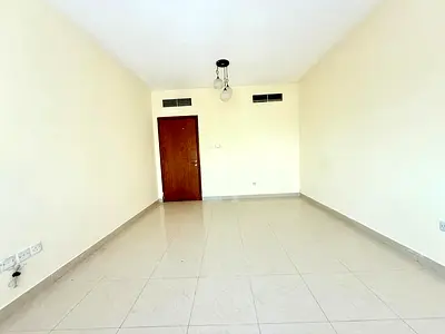 Luxury 1bhk 2 full washroom 1master bedroom parking free rent 42k 6cheque payment Near by Ansar mall only family