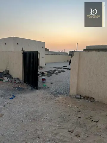 الايجار في الشارقة   منطقة الصجعه الصناعيه   مستودع مساحه 2514قدم