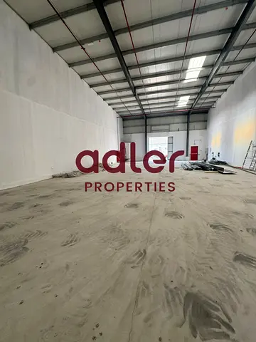 SPACIOUS AND WELL-MAINTAINED WAREHOUSE | ENSURES SMOOTH OPERATIONS AND CONVENIENT CONNECTIVITY