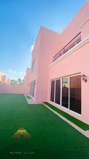 Very Well Maintained villa for rent in St9