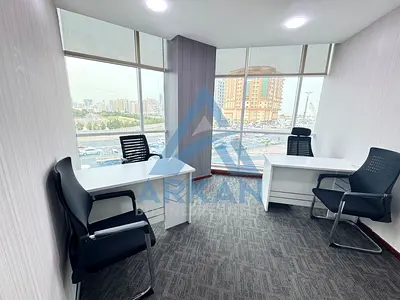 مكتب لثلاث افراد في القصيص علي بعد 5 دقائق من الشارقه