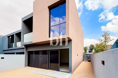Corner Unit | Close To Amenities | Brand New
