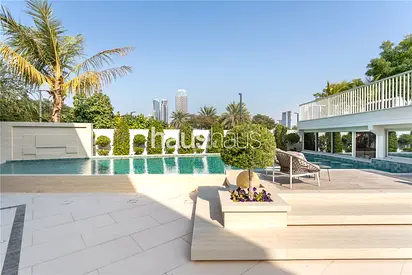 Contemporary | Corner Plot | Tranquil