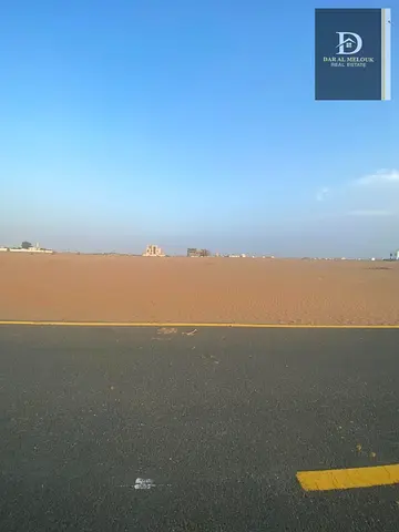 للبيع في الشارقة  منطقه بساتين الزبير ( الدبدبه جنوب ) قطعه ارض سكني استثماري مساحه ٤٩٧٢ قدم  موقع مميز جدا