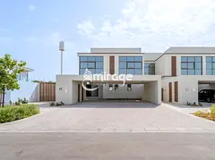 Luxury &amp; Elegant | 4BR Townhouse | Prime Location