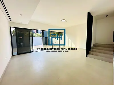 *** تم تسليمها مؤخرًا / وحدة مكونة من 3 غرف نوم / جديدة تمامًا / للإيجار / روبينيا ***