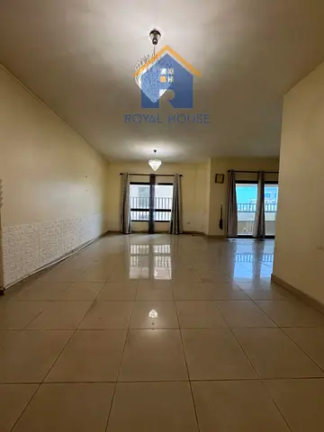 ثلاث غرف وصالة مساحة كبيرة