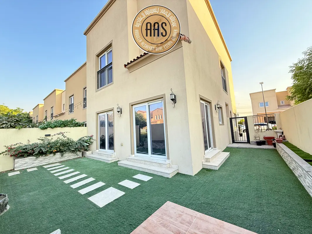 Prime Location | Close to Pool And Park | 4BR+Maid Villa for sale in Villanova