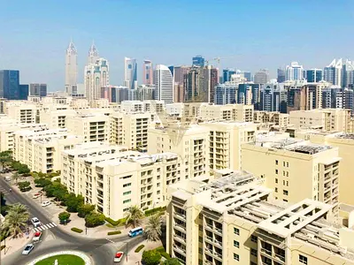 Modern 1BR Vacant Apartment IParking | Green Views