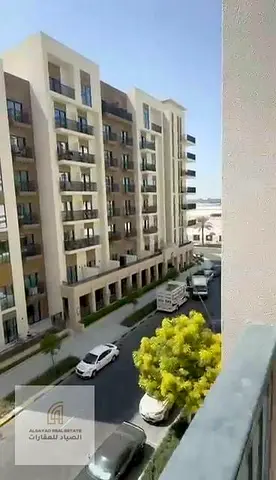 Great Opportunity: Three-Bedroom Apartment with Living Room, Ready to Move In