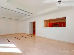 3 Plus Maid | Family Lounge | Walk to Pavilion