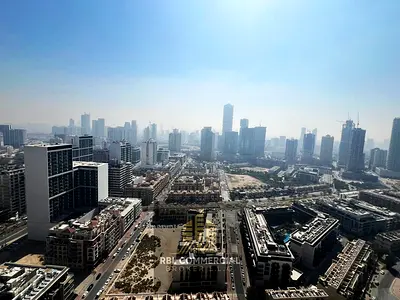 High Floor 2 Bedroom + Private Pool/Unfurnished/Onyx