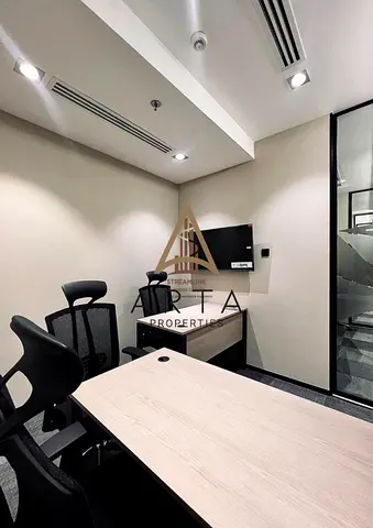 CLOSE TO METRO | VACANT | FITTED