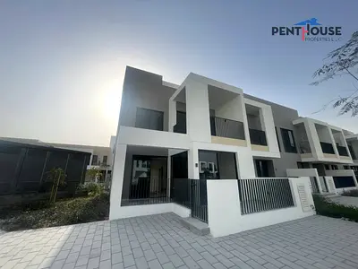 Single Row Corner Unit | Triplex | Handover Soon