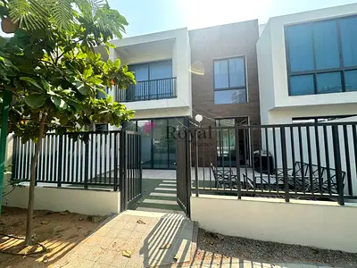 Mina Alarab | Prime 3BR + Maid Townhouse | Second Line to Beach