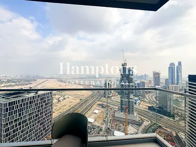Exclusive| Canal/City Skyline View|Bills Included