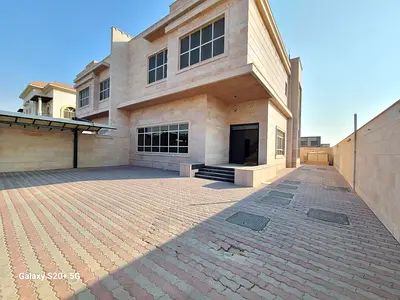 Lavish 4bhk villa with big parking space with maid room