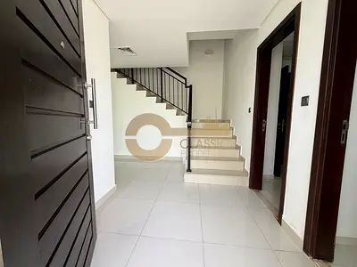 R2EE Layout | Closed Kitchen | L Shaped Garden