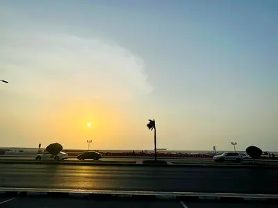 فرصة ذهبية للمستثمرين: قطعة أرض مميزة جداً للبيع مباشرة على كورنيش عجمان، في موقع استراتيجي على الواجهة البحرية.