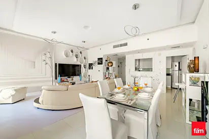Luxurious Apartment | Upgraded | Beachfront