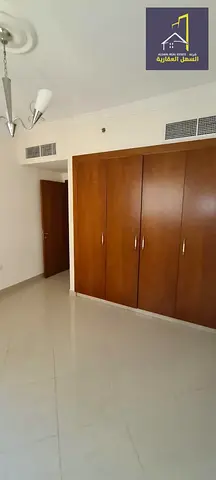 شقة فاخرة غرفتين وصالة مع تكييف مجاني وباركن خاص للإيجار