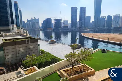 Canal View | Natural Light | One Bedroom
