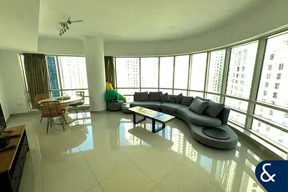Large Layout | Vacant | 2 Bed | Near Beach