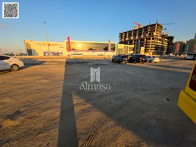للبيع ارض سكني تجاري إطلالة على االبحر  ومقابل سيتي لايف وهايبر ماركت نستو وسوق أسماك عجمان تصريح برج