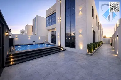 Modern villa with a prime location near services and the main road / Freehold ownership for life / Fees included