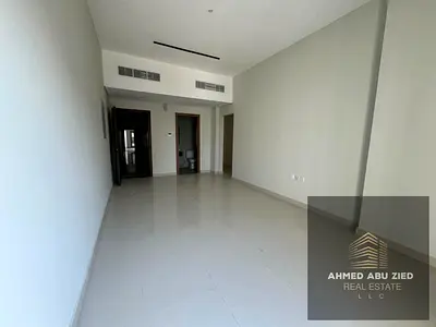 اول ساكن | ثلاث غرف نوم | 3 حمامات | خزائن بالحائط | اطلاله مفتوحه | مطبخ مجهز بالكامل | بلكونه | مساحات واسعه |  تشطيبات ديلوكس | للايجار السنوي